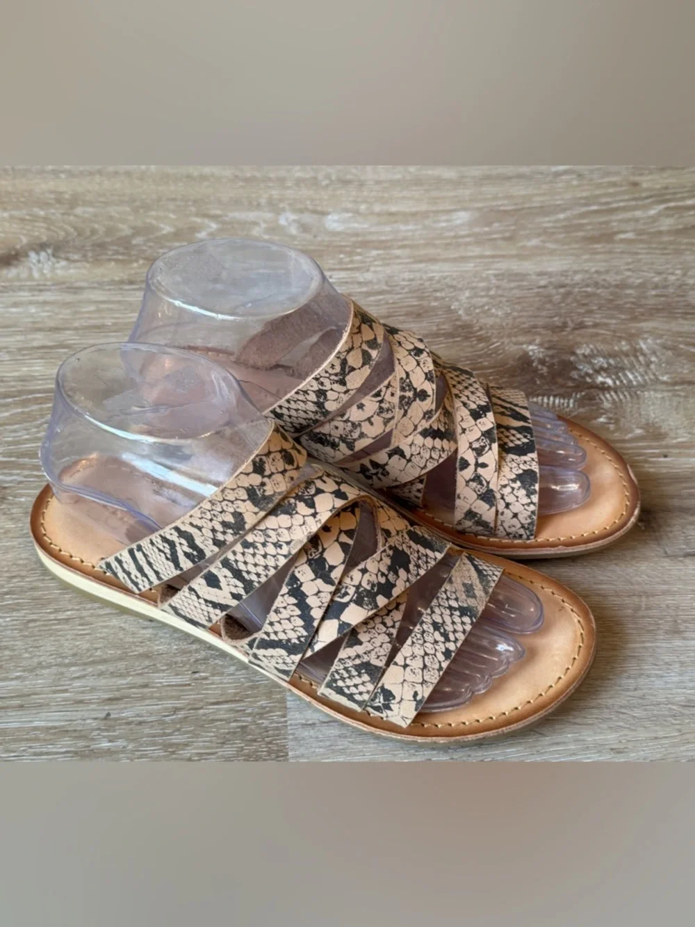 COCONUTS BY MATISSE LADYLIKE SANDALS IN TAN SNAKE SIZE 7M SUMMER SLIDE ON